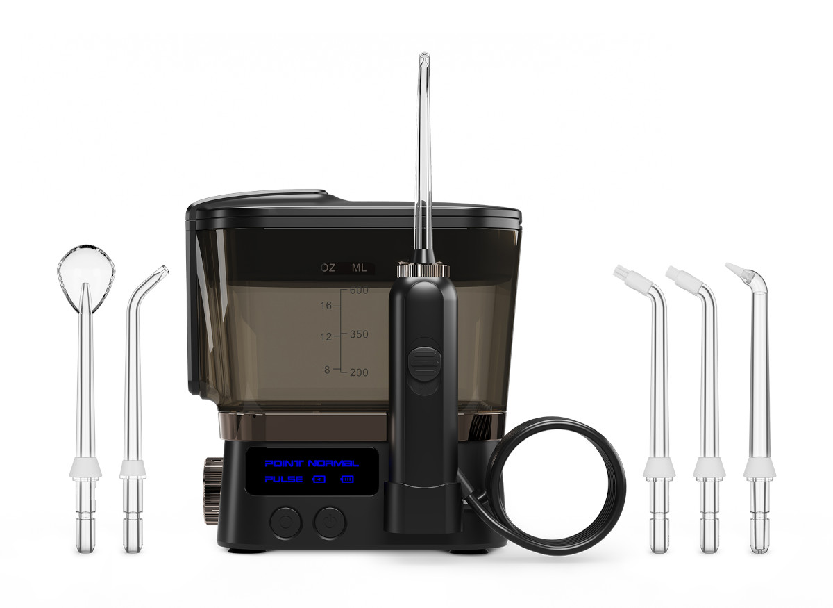 TrueLife AquaFloss Station F300 Black – Výkonná ústní sprcha s dobíjecí baterií, kterou si vezmete kamkoliv